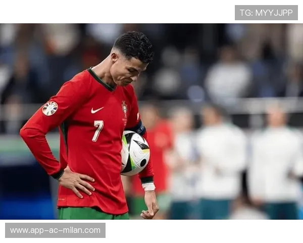 C罗点球制胜,葡萄牙再掀荣耀狂潮 C罗点球制胜,葡萄牙再掀荣耀狂潮