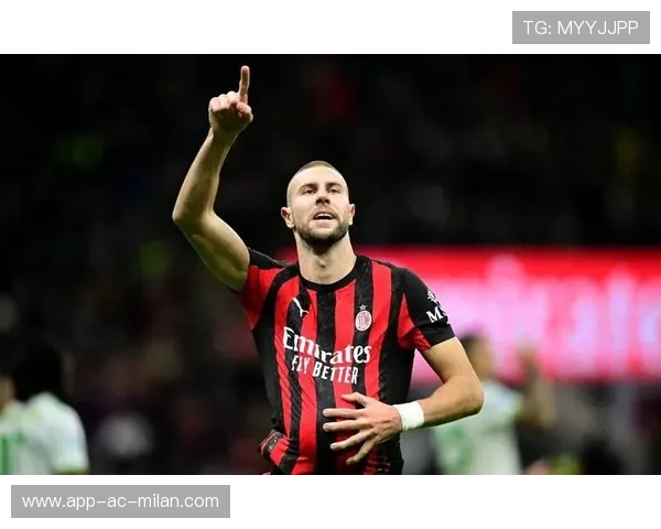 AC米兰连续渗透对方禁区前沿,制造多次威胁