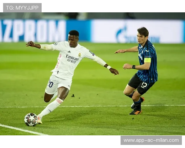 姆巴佩连续过人后传中，法国前场连线立竿见影